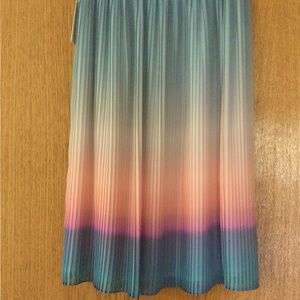 Halston ombré pencil pleated skirt, size 8